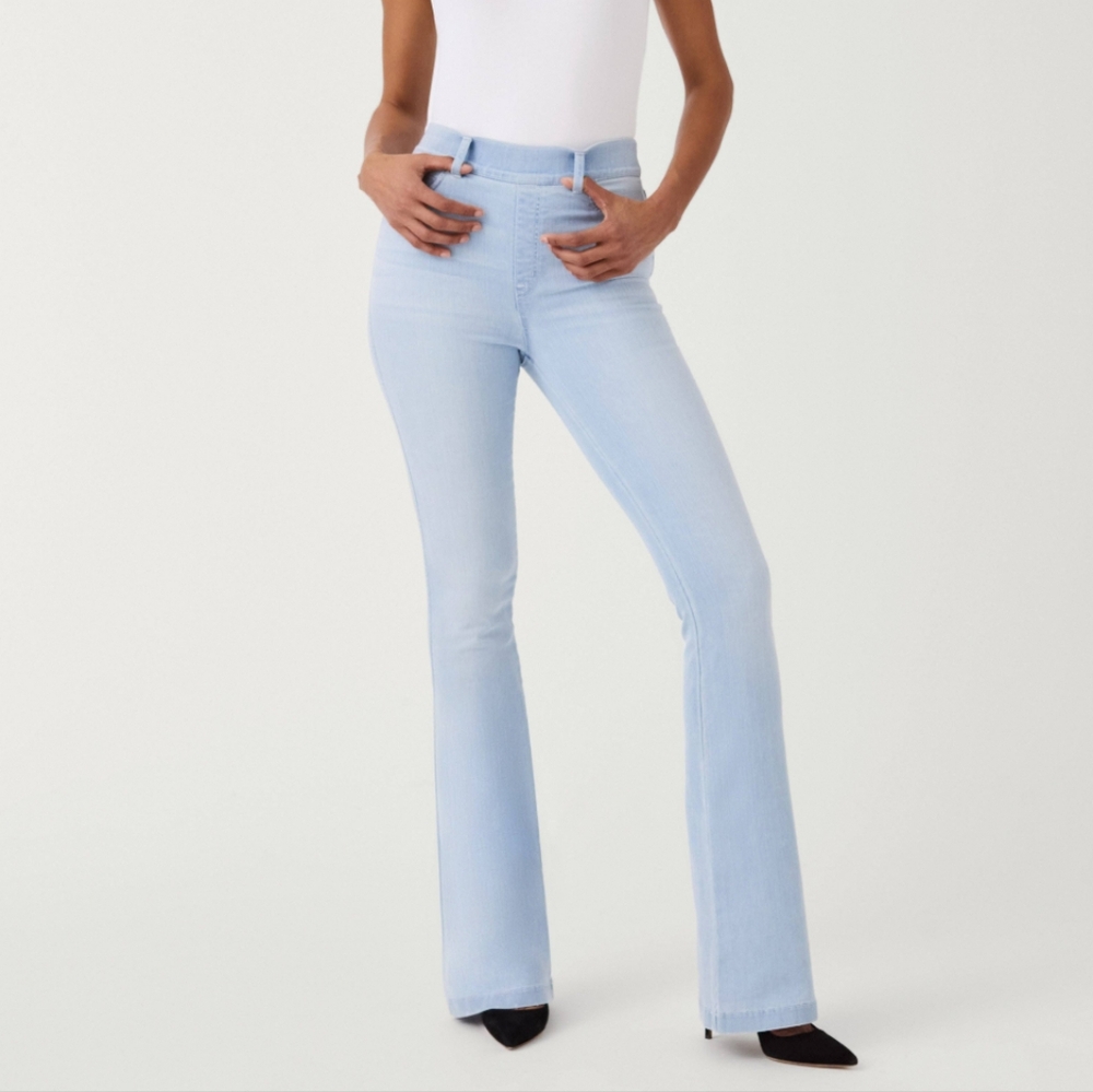 SPANX Women's Light Wash Pull On Stretch Flare Jeans